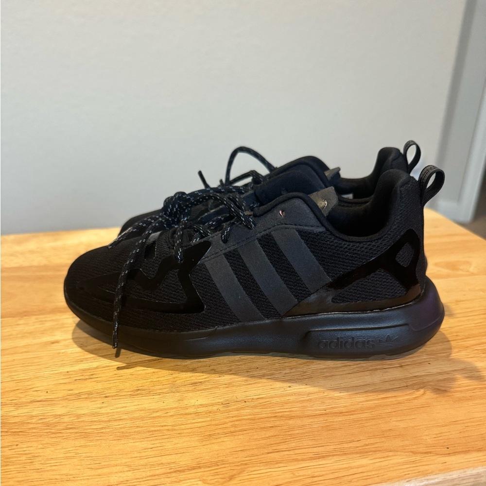 Kids shoes size 2